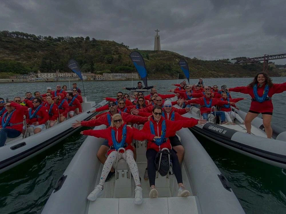 Evento náutico de team building a bordo dos speedboats da Terra Incógnita